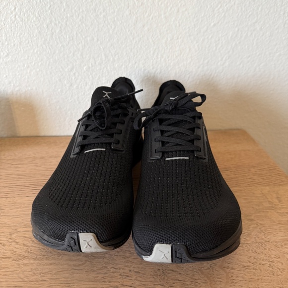 Flux Mens Waterproof Runners - Stealth Black, Size 10.5 - NEW w/o Box - Picture 2 of 6